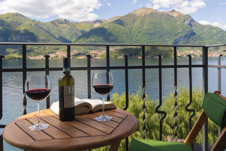 5, EMIS House Lake Como, Como