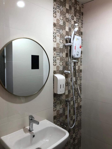 Bathroom 4, TK Thongrak Apartment, Hat Yai