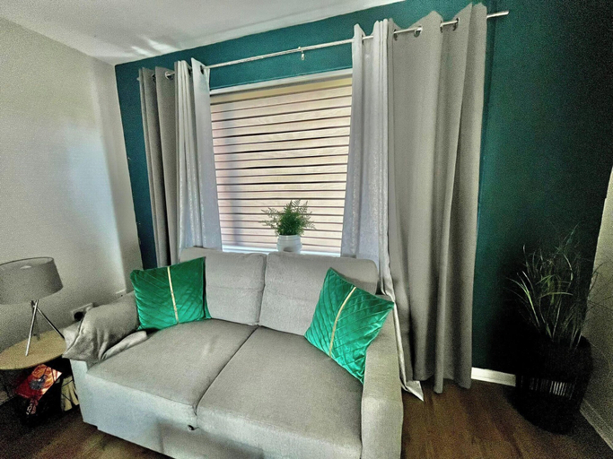 Living area 2, Charming 3 Bedroom House Near Canterbury Centre, Kent