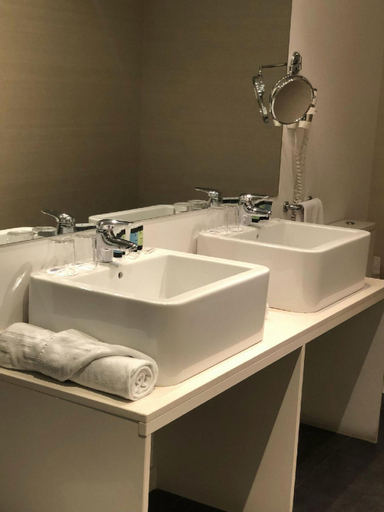 Bathroom 3, Sleep&Fly, Barcelona