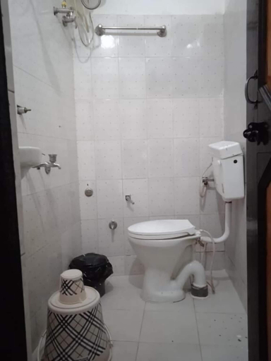 Bathroom 5, Hotel shivdev, Uttarkashi