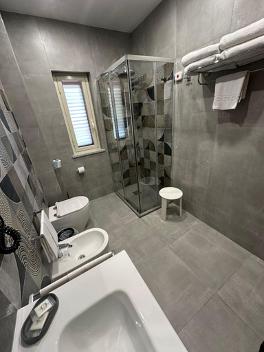 Bathroom 3, Il Gabbiano, Palermo