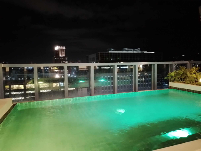 Swimming pool 4, The City Escape, Cebu City