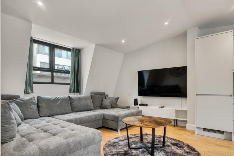 Others 4, City apartment, London