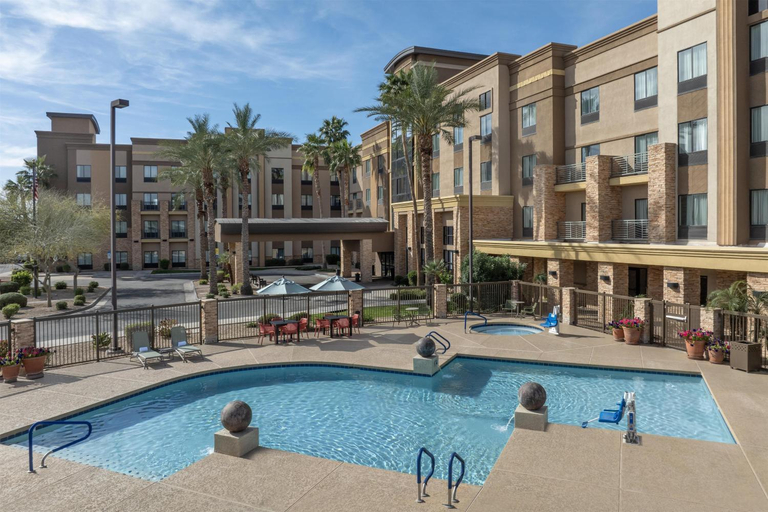 Sport & Beauty 5, Hampton Inn & Suites Phoenix Glendale-Westgate, Maricopa