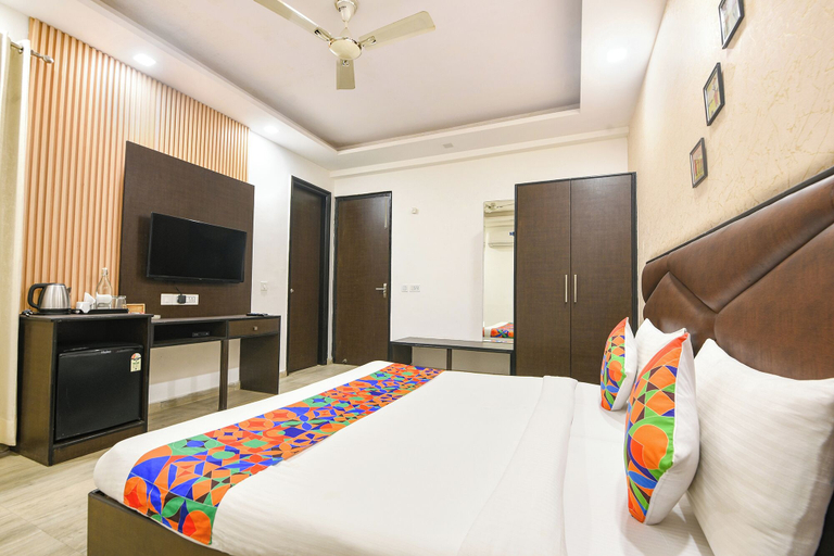 Room 3, Fabhotel Sai Village Sector 46, Gurgaon
