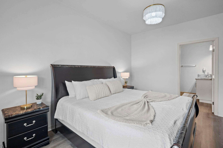 Bedroom 3, Modern 3 Bed Villa, Newly Renovated, Prime Location, Osceola