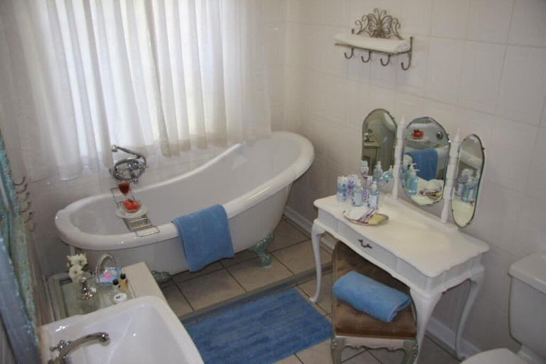 Bathroom 2, THE SUMMER PLACE BOUTIQUE GUESTHOUSE, Mangaung