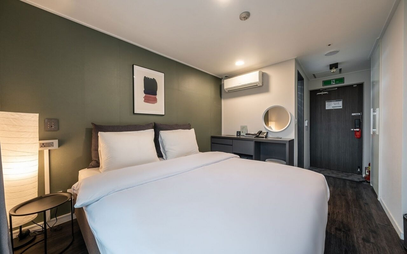 Bedroom 3, Myeongdong Young Inn Hotel, Jung