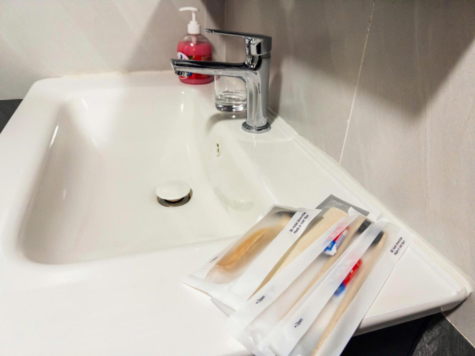 Bathroom 3, Tien Thanh Hotel, Hưng Nguyên