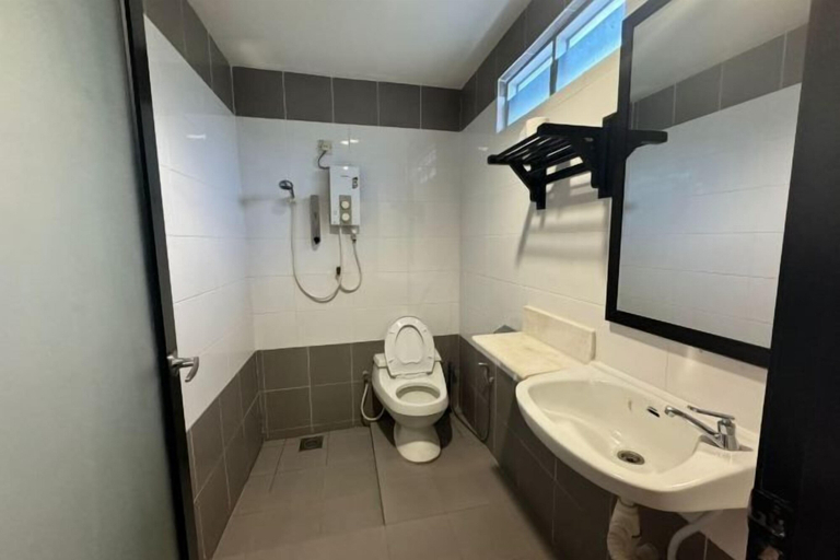 Bathroom 4, Dreamz Village, Langkawi