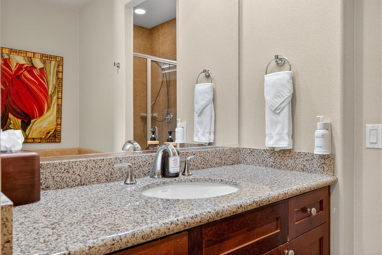 Bathroom 5, LV034 Cozy Upstairs Legacy Villas Suite, Riverside
