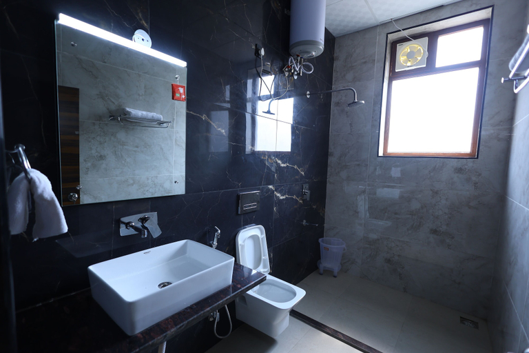 Bathroom 3, Corbett Caves Resort, Nainital