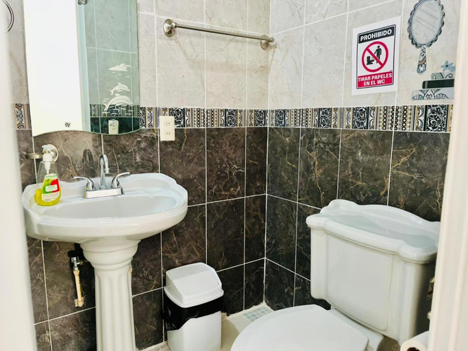 Bathroom, 12 VENATOR House Boutique, León