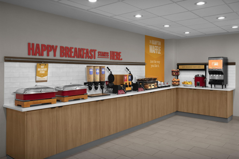 Food & Drinks 5, Hampton Inn & Suites Phoenix Glendale-Westgate, Maricopa