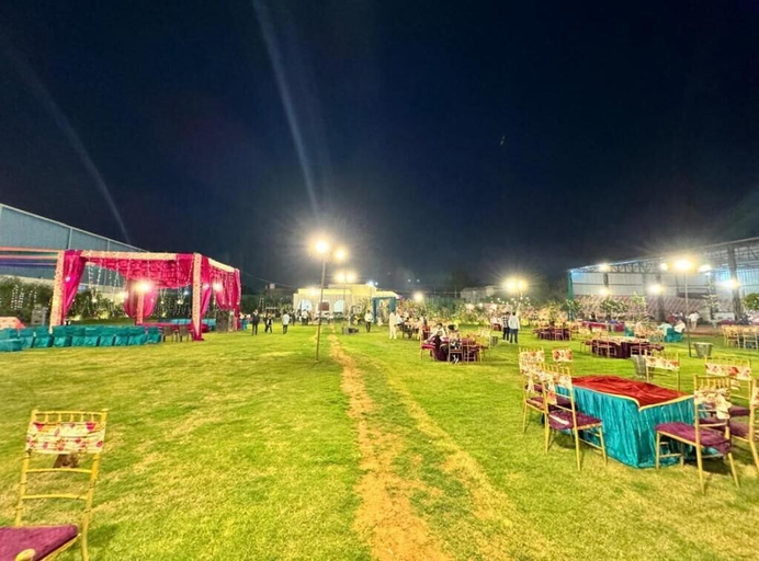 Outdoor dining, 2BR Villa with Pool, BBQ & Music at GoBravo Grandeur Gurgaon, Gurgaon