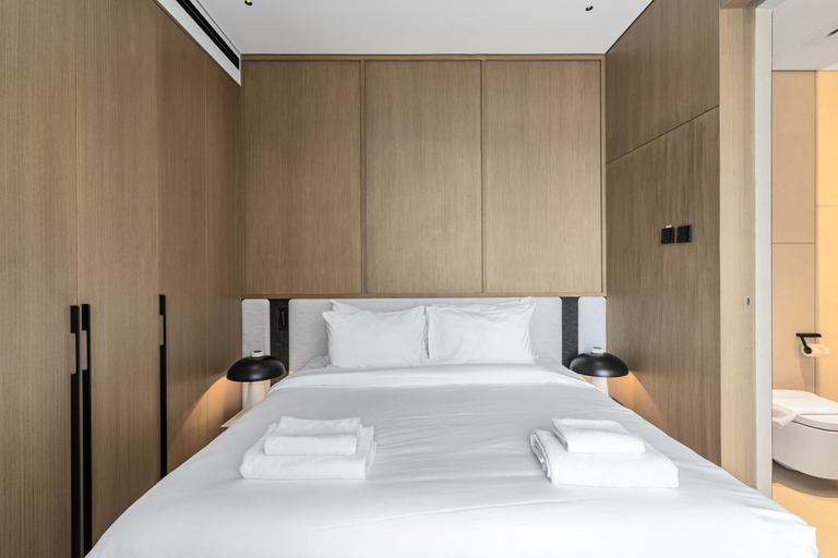 Room 2, Prime JLT Stay Near Metro Lakeside Dining, Dubai