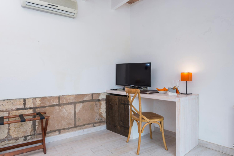 Others 5, Villa Moscari, Baleares