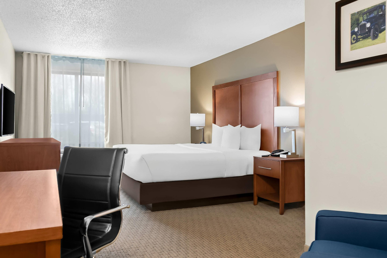 Bedroom 4, Comfort Inn & Suites Taylor - Detroit, Wayne