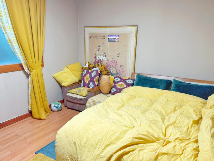 Bedroom 2, Here and Now Guesthouse - Foreigner Only, Iksan