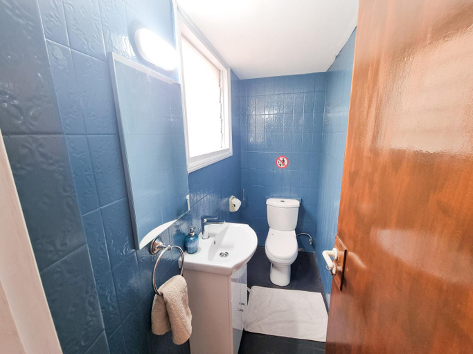 Bathroom 3, CityCenter Rooms Next to the Beach, Larnaca