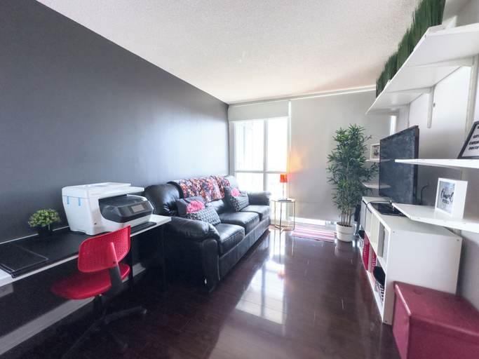 Living area 3, Hotel CityPlace Fashion District Toronto, Toronto