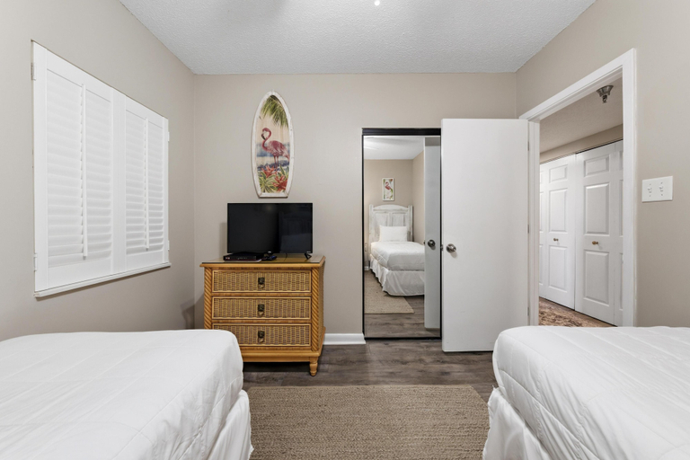Room 5, Romar Place 202, Baldwin