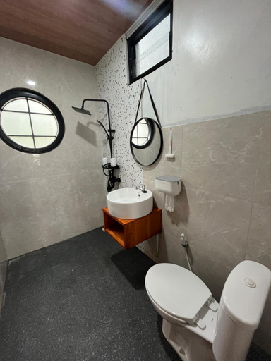 Bathroom 5, Diamond Cabin 3, Banjarnegara