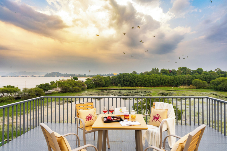 Outdoor dining 5, ELIVAAS Lakemount | 2 BHK with Pvt Pool at Fatehsagar Lake, Udaipur