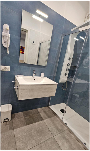 Bathroom 2, Richard Room & Apartment Policlinico, Messina