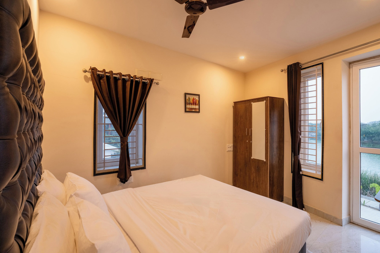 Room 3, Aafiyalakeview, Coimbatore