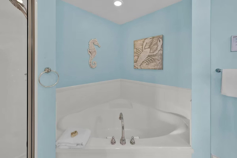 Bathroom 2, Waterscape 205-b, Okaloosa