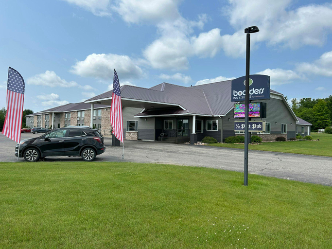 Exterior & Views 2, Boarders Inn & Suites by Cobblestone Hotels - Munising, Alger