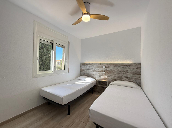Bedroom 2, Agi Rescator Resort, Girona
