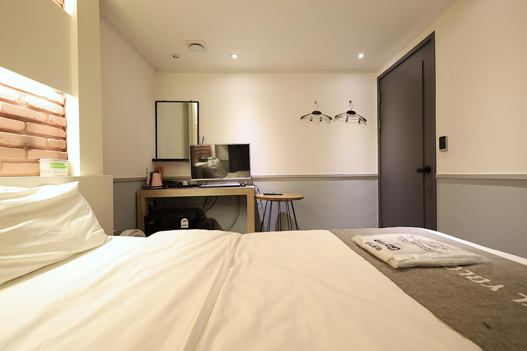 Bedroom 4, Yeongdeungpo HIVE Hotel (formerly Hotel YOLO), Yeongdeungpo