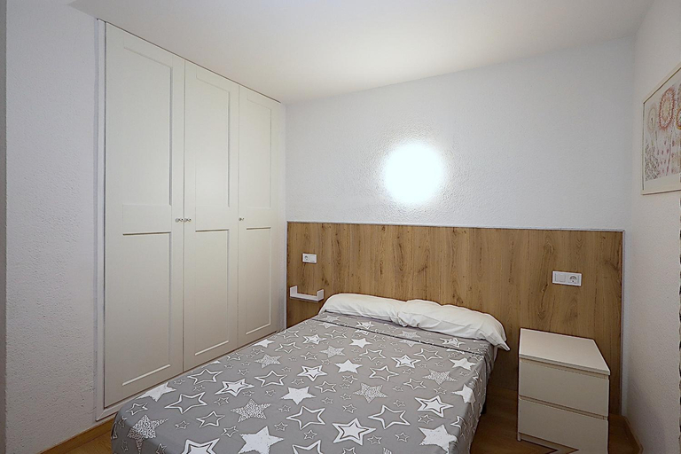 Bedroom 2, Apartamentos Zodiac, Girona