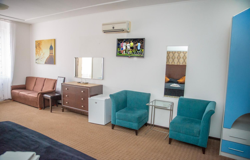 Others 4, Hotel Parc, Onesti