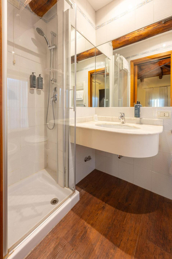 Bathroom 4, Villa Braida, Treviso