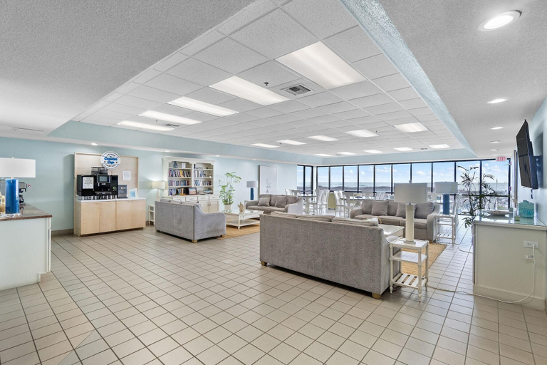 Interior 5, Phoenix 6 909, Baldwin