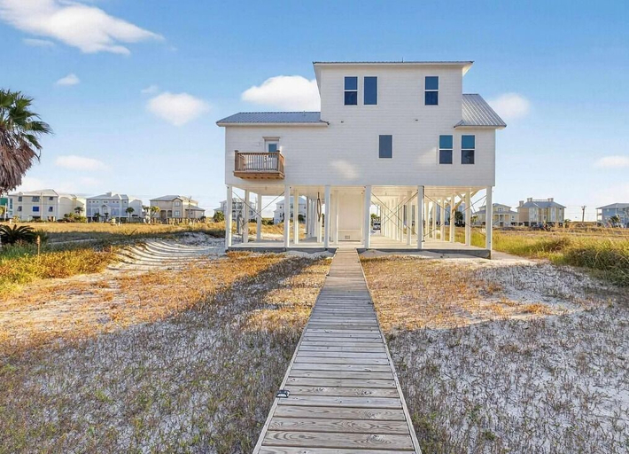 Exterior 3, Salt Water Heals Everything, Baldwin