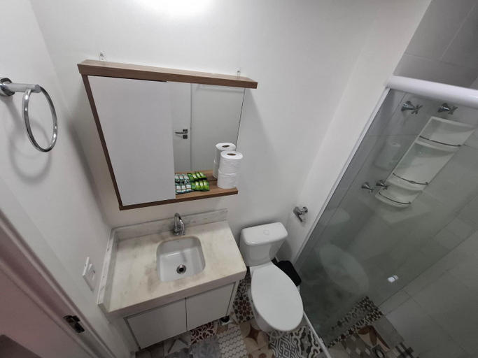 Bathroom 2, Conjunto Estudio e Duplex Selenita by Rhouses, Barueri