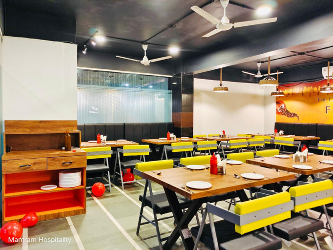 Food & Drinks 5, Hotel Crown, Rajkot