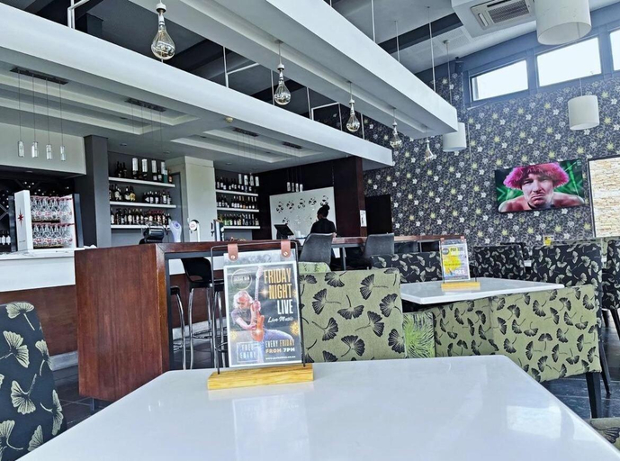 Food & Drinks 5, 1-Bedroom Apartment | Jackal Creek Golf Estate, City of Johannesburg