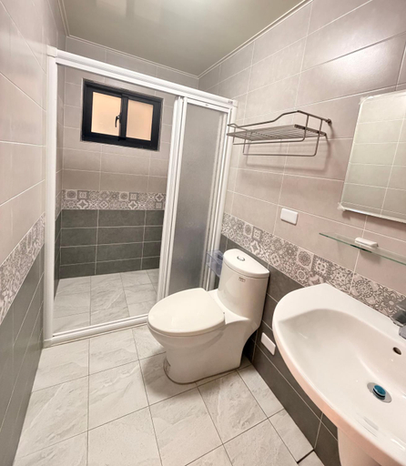 Bathroom, On Happiness Road, Penghu