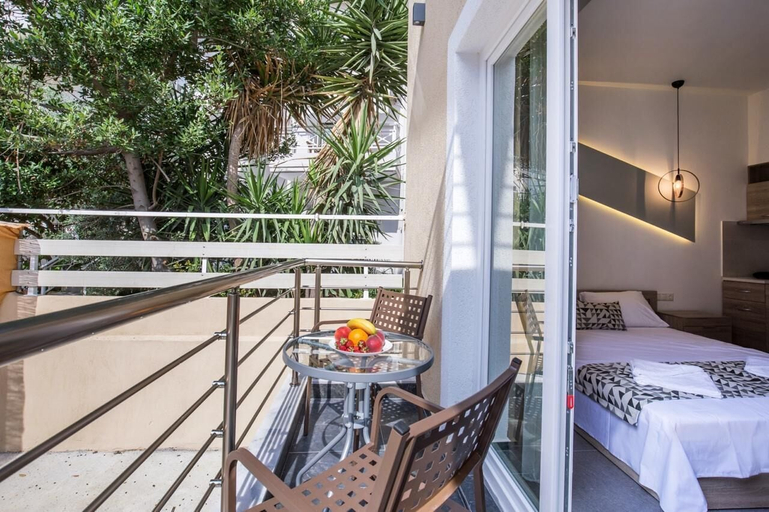 Outdoor dining 2, Studios&Apartments Elisabeta, East Macedonia and Thrace