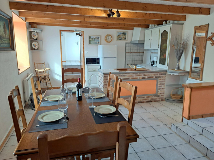 Others 5, Stone House in Brittany near Sandy Beaches, Finistère