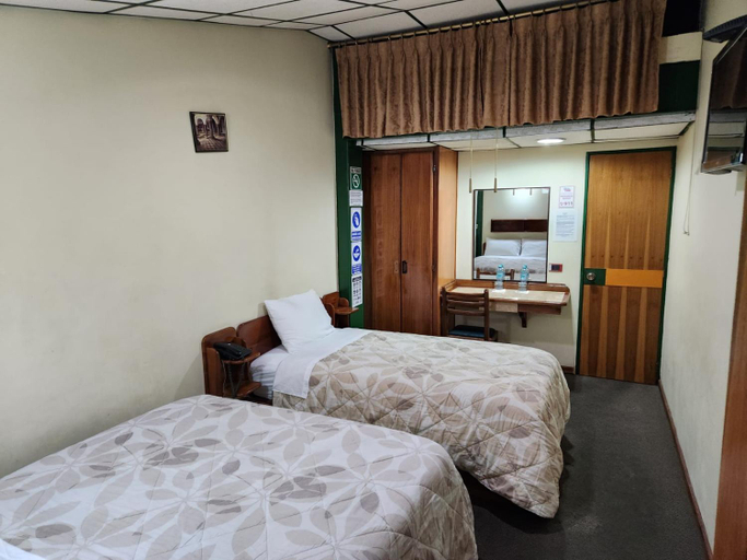 Bedroom 2, Hotel Piquellan, Quito