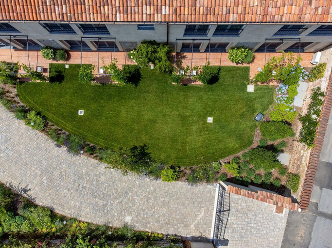 Exterior & Views 2, Green Lodge - Apartment 4 - Studio, Novara