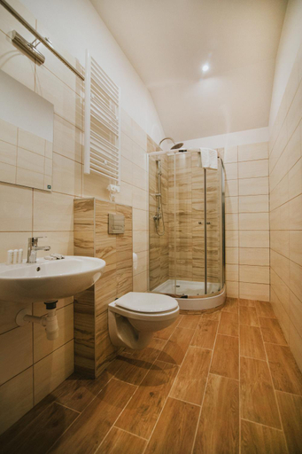 Bathroom, Zamek Bozejow - Skansen, Kluczbork