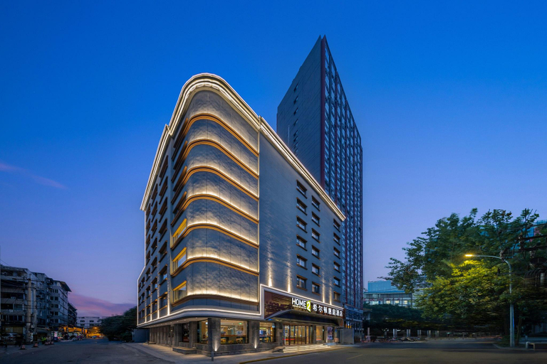 Exterior & Views